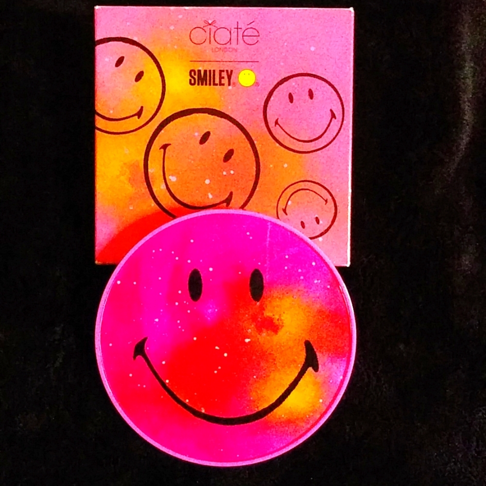 NWT Smiley eyeshadow palette by Ciate